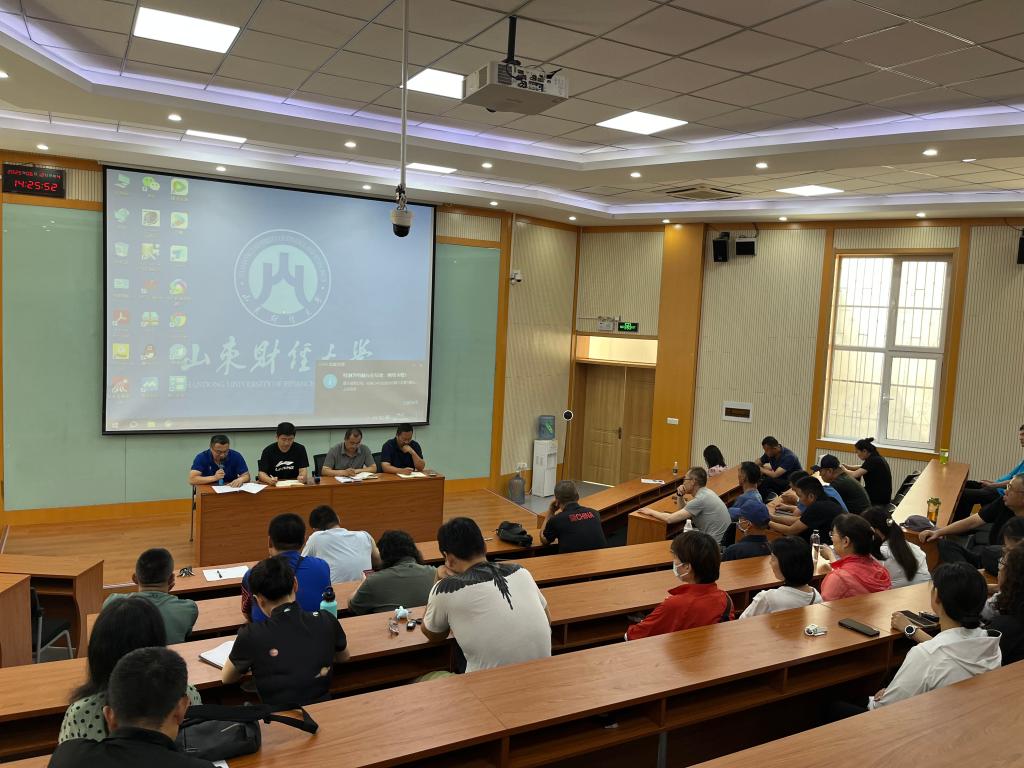 英国365集团召开全体教职工大会